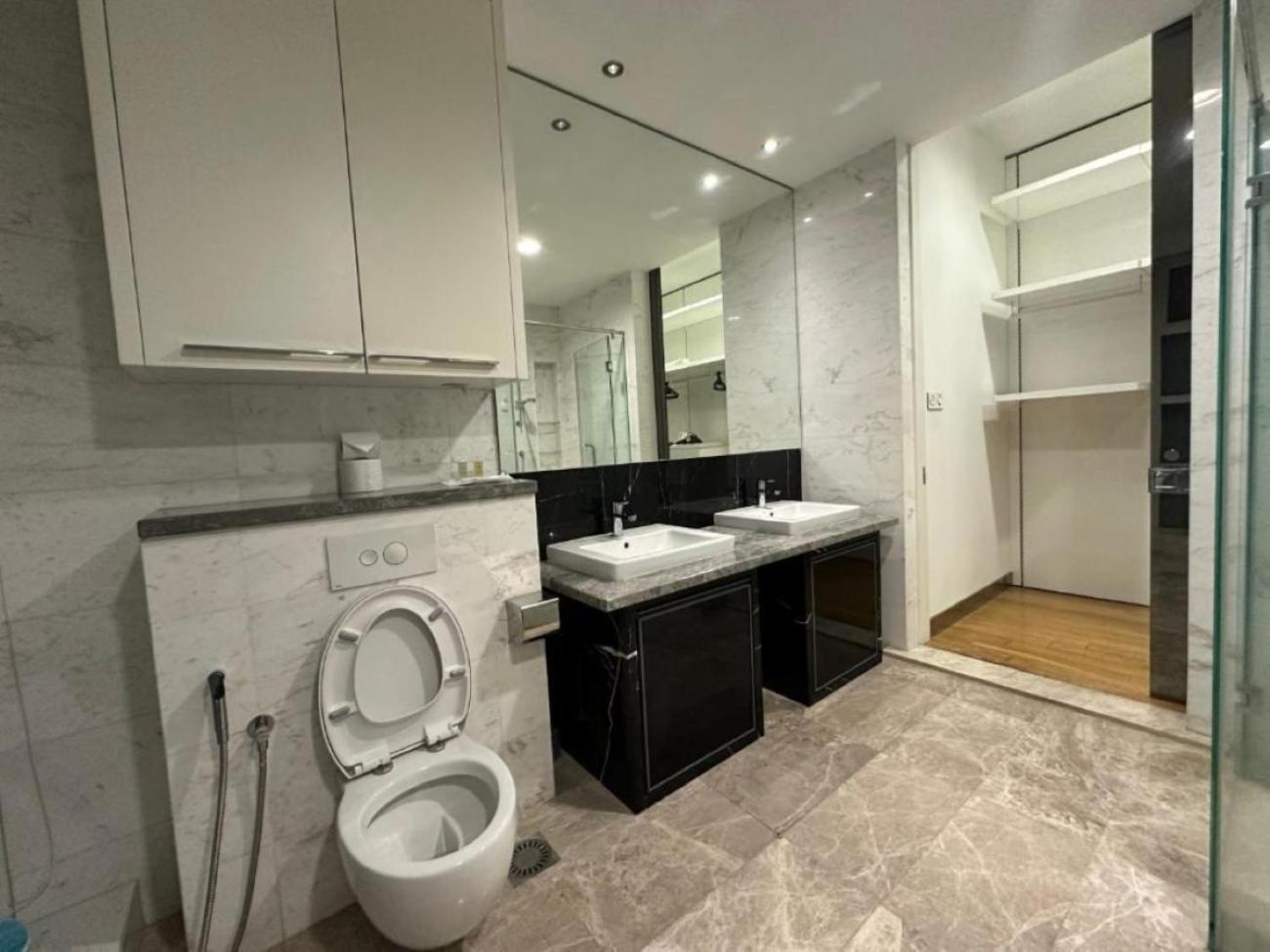 Platinum Sky Park Apartment